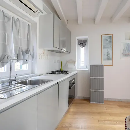 Bright Sea-view On Two Floors In Lerici, Up To 4 Guests * Lerici
