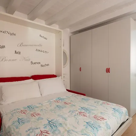 Bright Sea-view On Two Floors In Lerici, Up To 4 Guests