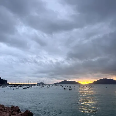 Bright Sea-view On Two Floors In Lerici, Up To 4 Guests Lerici